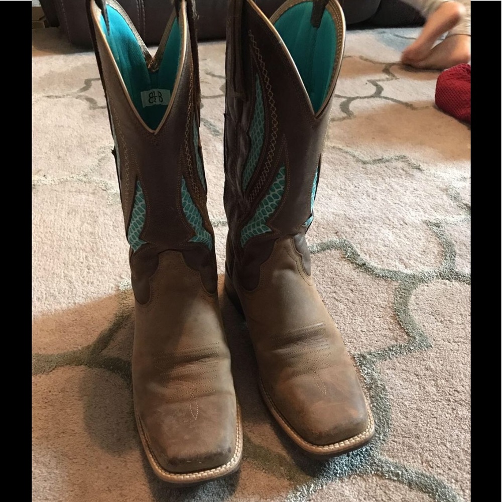 Ariat cowgirl boots
